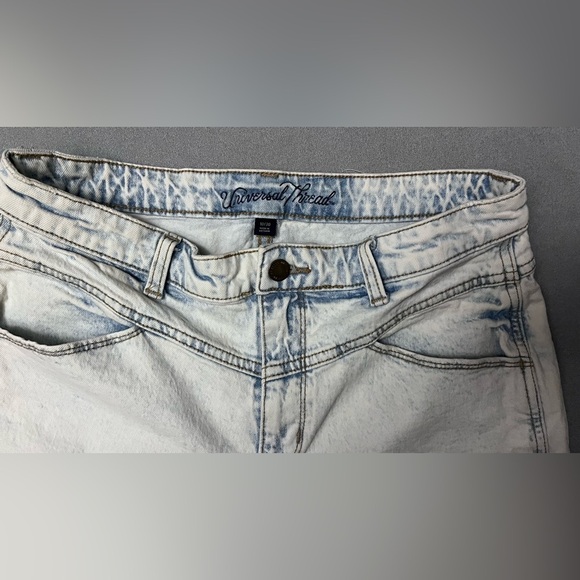Universal Thread Women's Faded Blue Jean Shorts - Picture 2 of 6